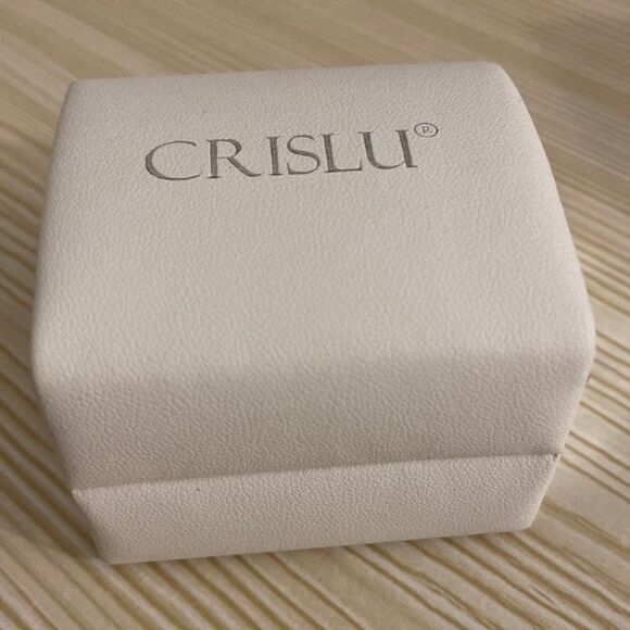 ✨ Cubic Stud Earrings✨ - Picture 4 of 5